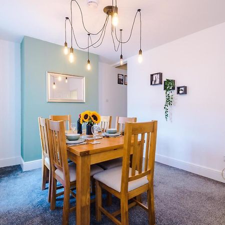 Spacious 2-Bed City-Centre Cottage In Chester By 53 Degrees Property - Ideal For Groups & Couples - Sleeps 6 Exterior foto